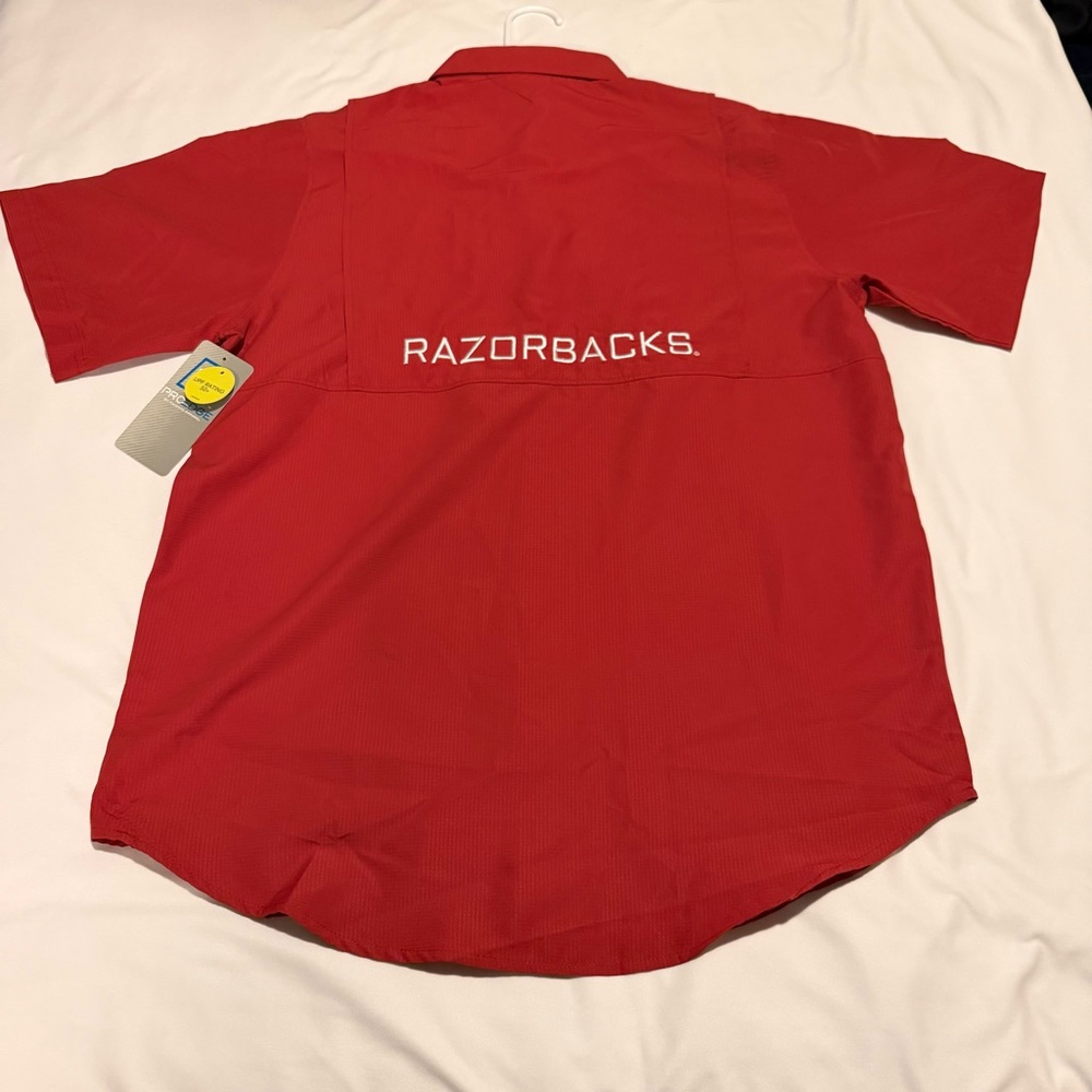 Pro Edge Red Short-Sleeve Button-Down Shirt with Embroidered Patch AR Razorbacks - Picture 6 of 6